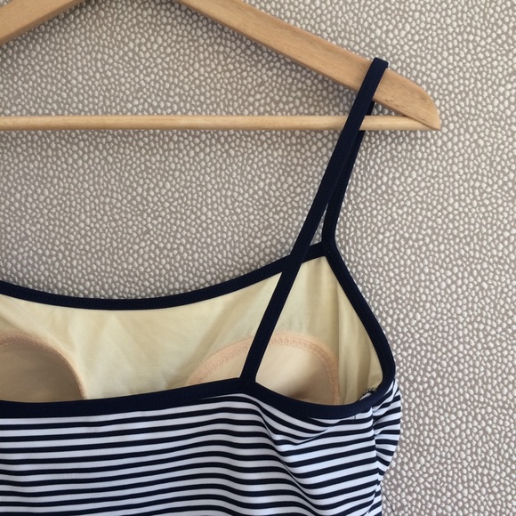 14 🆕 Gabar Swimsuit Top - Picture 5 of 7